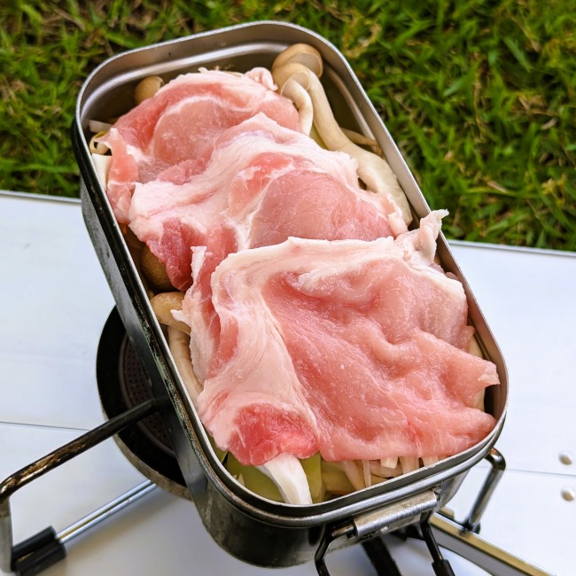 メスティンをせいろ替りに使って作った蒸し豚