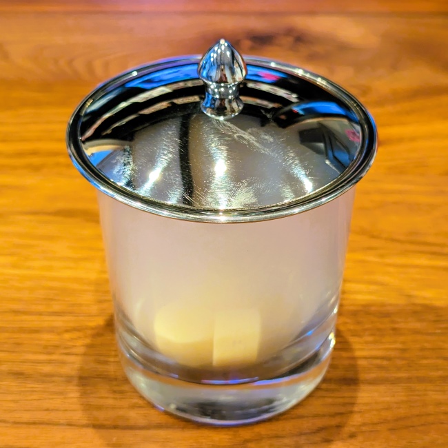 燻煙が充満したスモークチーズ