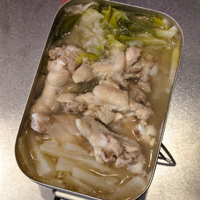 手羽元をホロホロに煮込んだサムゲタン