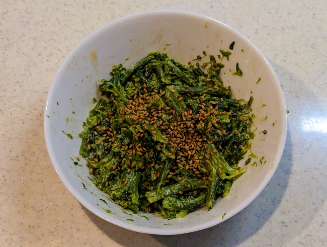 春の食材菜の花のごまマヨ和え