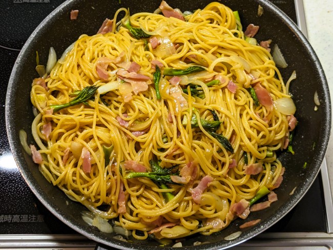 春の味覚タラの芽を使ったタラの芽とベーコンのバターパスタ