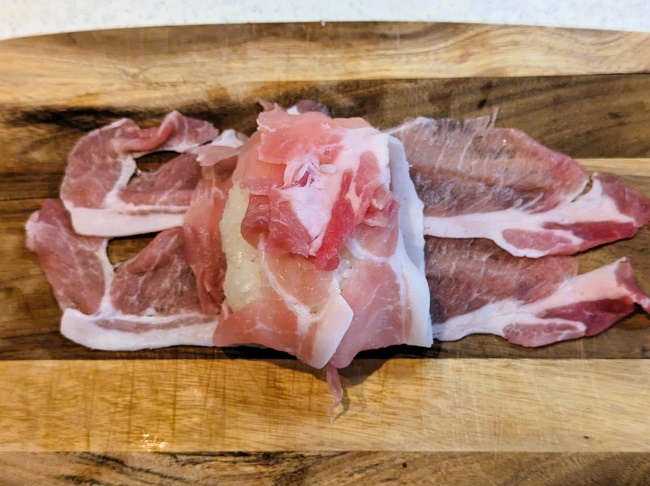 豚肉を巻いた肉巻きおにぎり