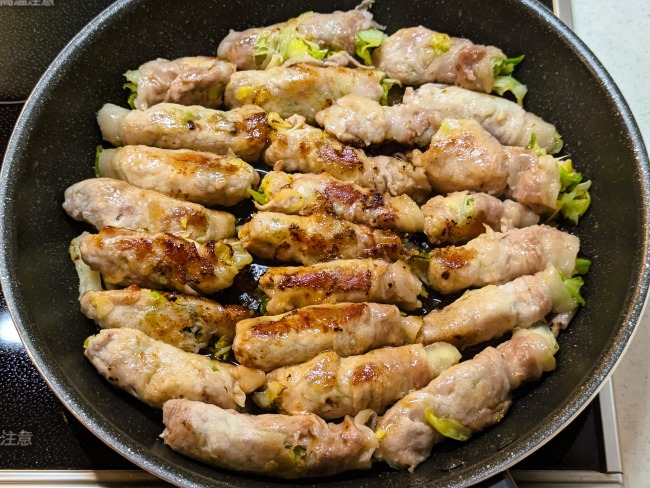 こんがり焼けた肉巻きキャベツ