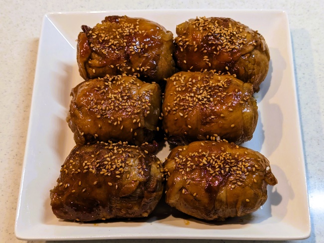 甘辛いタレが美味しい肉巻きおにぎり