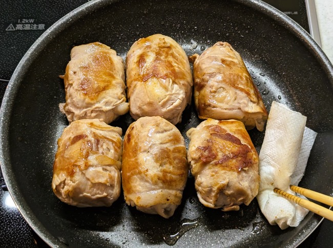 余分な油を拭き取った肉巻きおにぎり