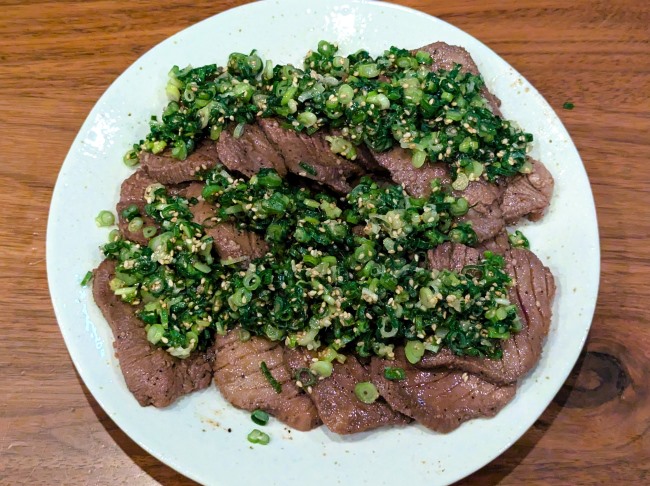 色々なお肉にのせて食べる　ねぎ塩タレ