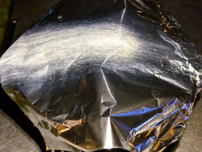 マンガ肉にアルミホイールでフタをしてじっくり焼く