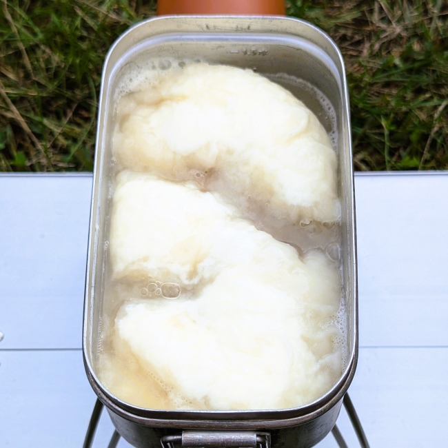 肉まんの生地がとろっとなったスープ肉まん