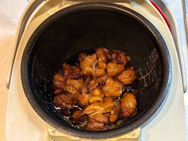 炊飯器で出来上がったハニーチキン
