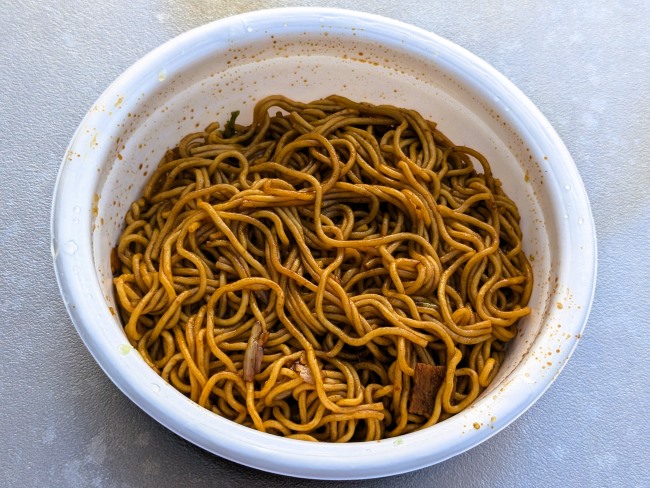 出来上がった焼きそばUFO