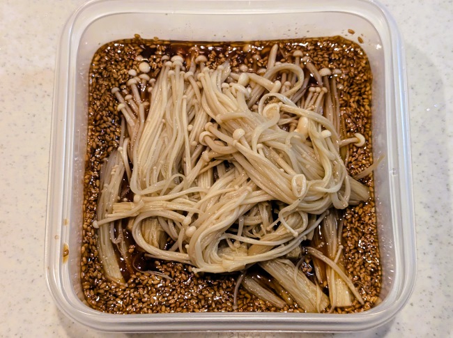 悪魔のなめたけの調味料に入れたなめたけ