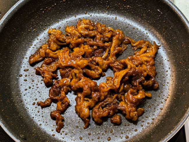 ヤンニョム豚丼の豚肉