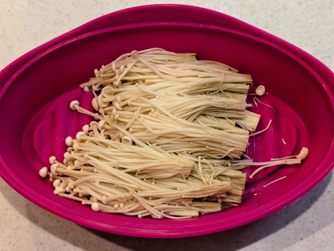 電子レンジで加熱したなめたけ