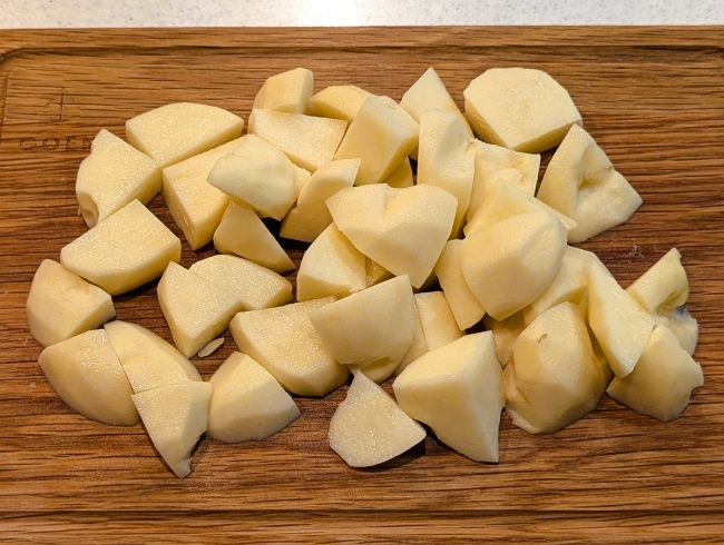 一口大に切ったじゃがいも