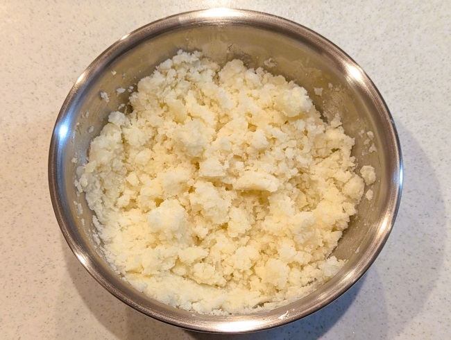 食べやすい大きさに潰したじゃがいも