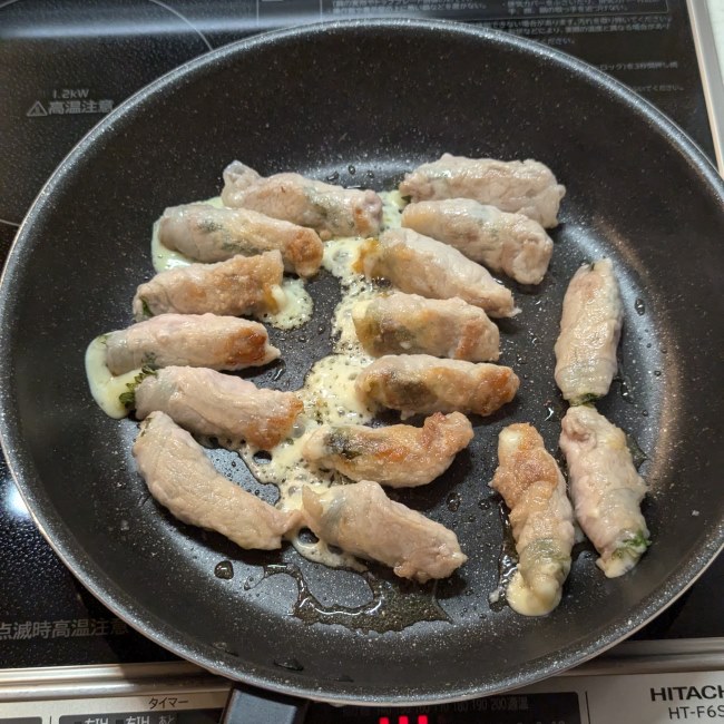 肉巻きを焼く