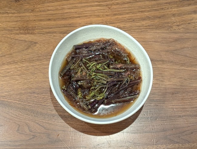 わらびのおひたし
