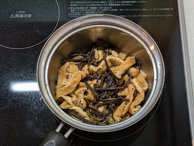 わらびと油揚げの煮付け
