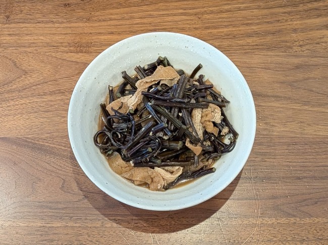 わらびと油揚げの煮付け
