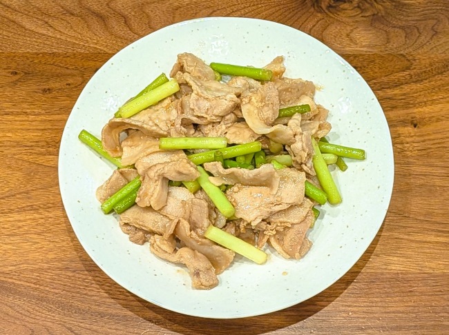 ごはんが進む豚肉とにんにくの芽のオイスターソース炒め