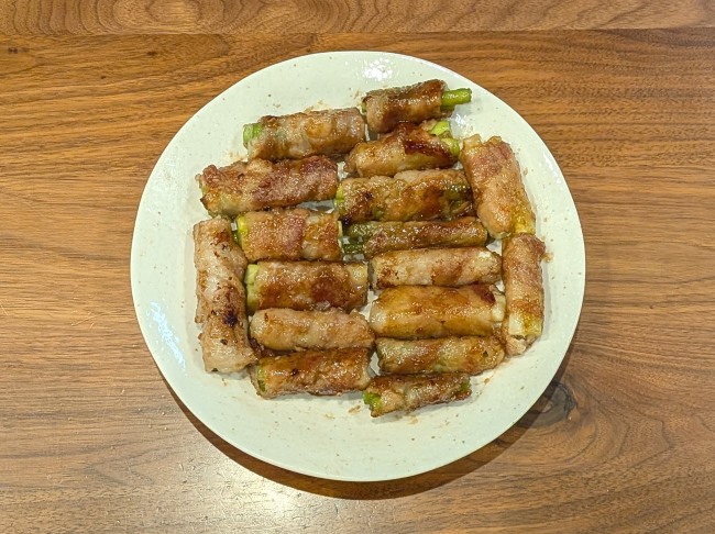にんにくの芽の肉巻き