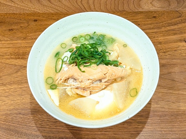 鮭の骨と身から旨みがたっぷり出た鮭のあら汁