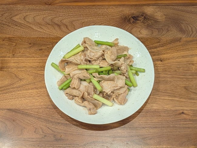 豚肉とにんにくの芽のオイスター炒め