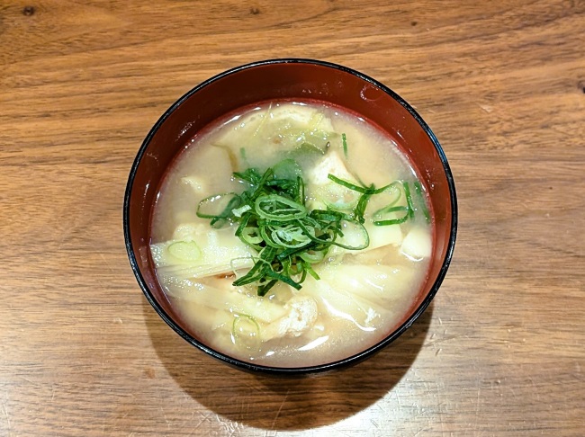 竹の子とミョウガと油揚げの味噌汁