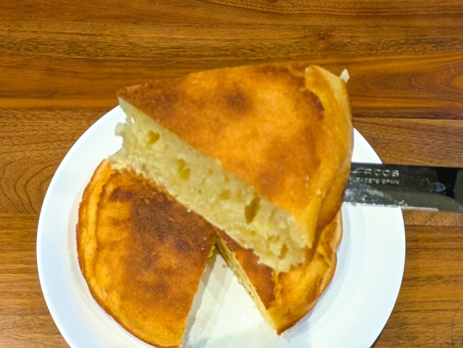 おもちを使って焼いたもちもちのホットケーキ