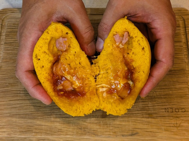 チーズがとろーりして美味しいホットケーキミックスで作ったピザまん