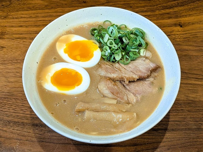 お家で10分で作ったマルタイラーメンを使って作った天下一品風こってりラーメン