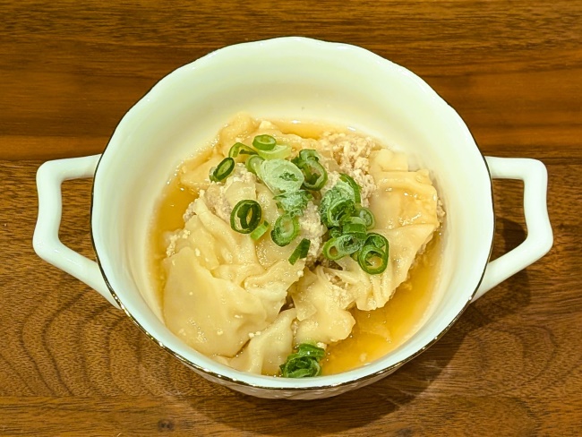 肉汁が溢れる電子レンジで作った包まない小籠包