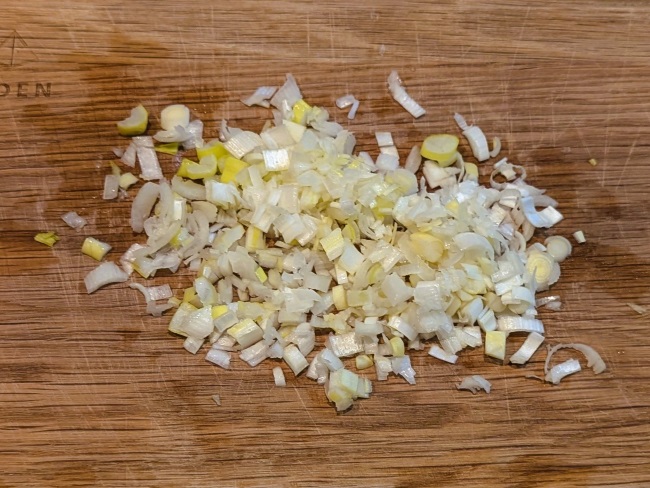 ネギと鶏肉のスープに使う長ネギ