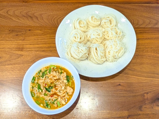 電子レンジで作った肉汁そうめん